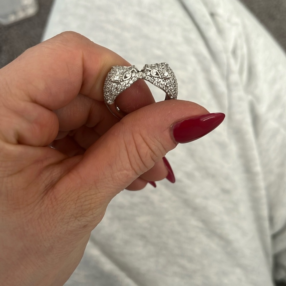 925 Sterling silver ring with cubic zirconia stones